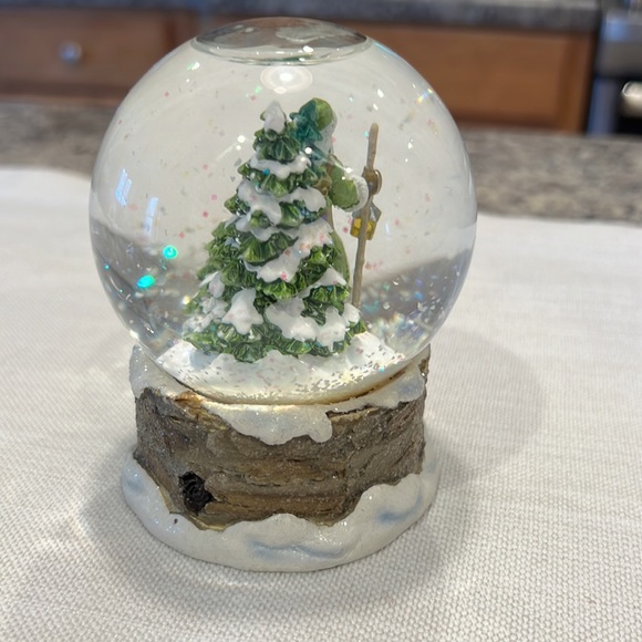 Hallmark Christmas Water Snow Globe - Picture 3 of 6